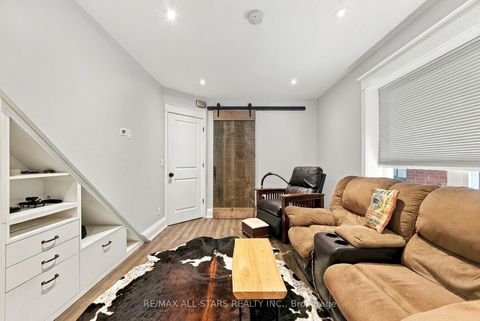 Photo 22 at 435 Mortimer Avenue, East York, Toronto