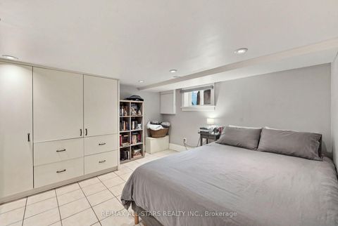 Photo 31 at 435 Mortimer Avenue, East York, Toronto
