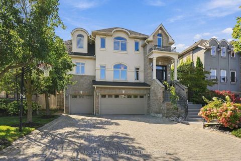 Photo 2 at 6 Orsi Court, Ardagh, Barrie