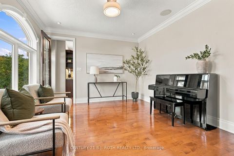Photo 5 at 6 Orsi Court, Ardagh, Barrie
