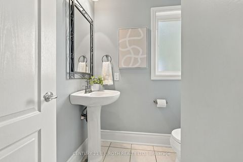 Photo 7 at 6 Orsi Court, Ardagh, Barrie