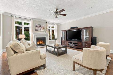 Photo 9 at 6 Orsi Court, Ardagh, Barrie