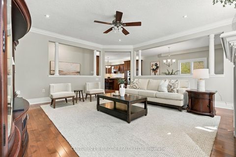 Photo 11 at 6 Orsi Court, Ardagh, Barrie
