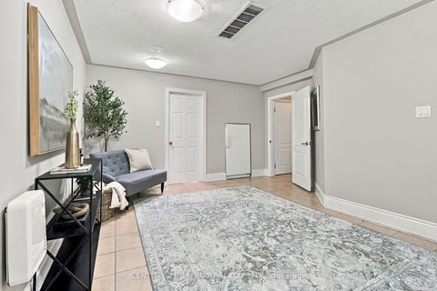 Photo 32 at 6 Orsi Court, Ardagh, Barrie