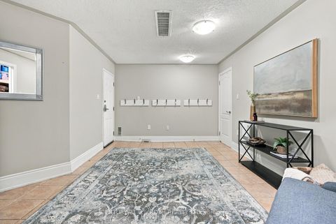 Photo 33 at 6 Orsi Court, Ardagh, Barrie