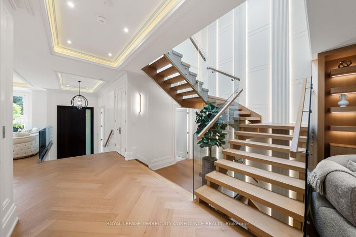 Photo 17 at 8 Canary Crescent, Bayview Village, Toronto