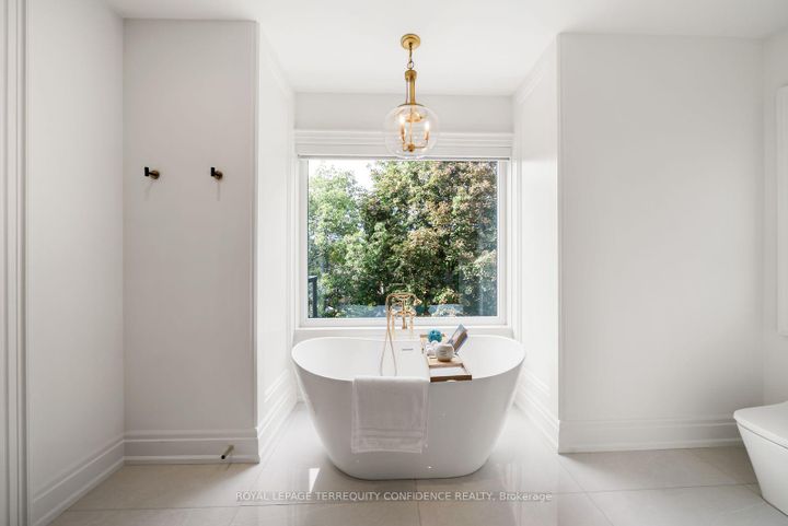 Photo 26 at 8 Canary Crescent, Bayview Village, Toronto