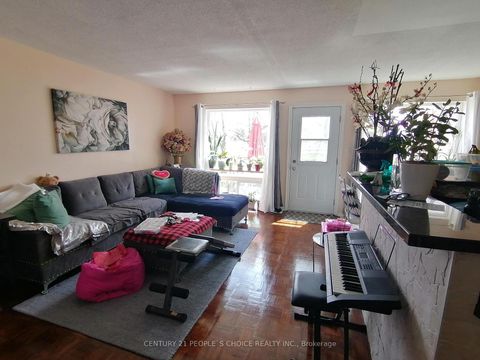 Photo 2 at 14 - 23 Four Winds Drive, York University Heights, Toronto