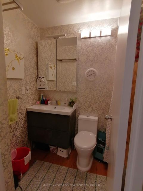 Photo 11 at 14 - 23 Four Winds Drive, York University Heights, Toronto