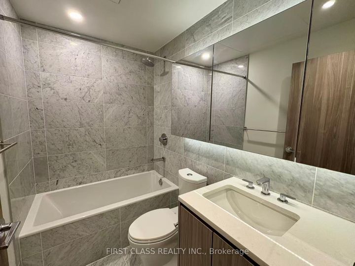Photo 2 at 608 - 95 Mcmahon Drive, Bayview Village, Toronto