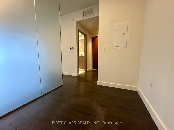 Photo 4 at 608 - 95 Mcmahon Drive, Bayview Village, Toronto