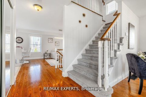 Photo 8 at 10 Snowden Avenue, Shore, Barrie