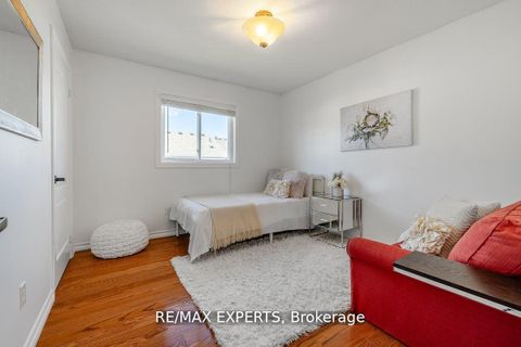 Photo 16 at 10 Snowden Avenue, Shore, Barrie
