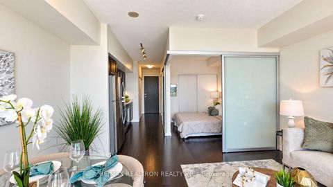 Photo 8 at 607 - 105 The Queensway Avenue, Swansea, Toronto