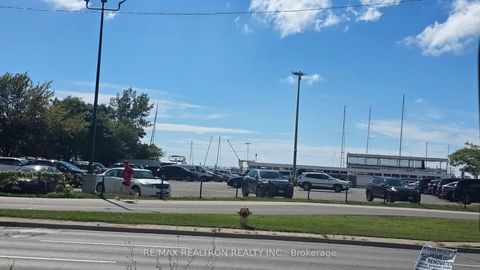 Photo 18 at 607 - 105 The Queensway Avenue, Swansea, Toronto