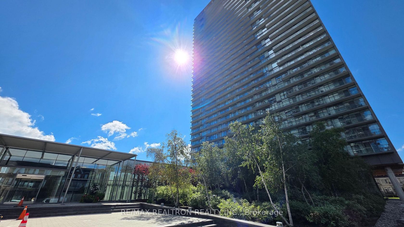 607 - 105 The Queensway Avenue, Swansea, Toronto 