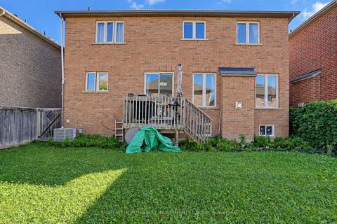 Photo 2 at 14 Shiner Drive, Oak Ridges, Richmond Hill