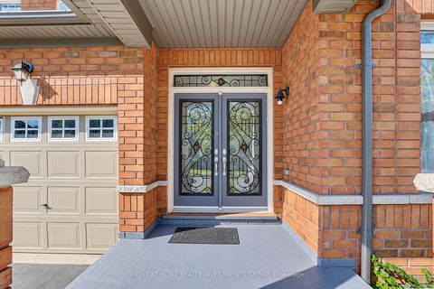 Photo 4 at 14 Shiner Drive, Oak Ridges, Richmond Hill