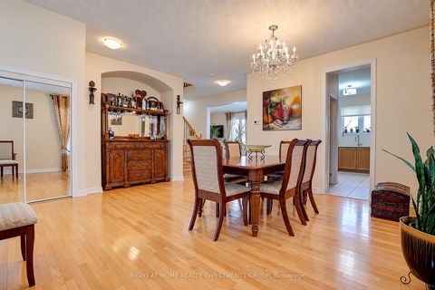 Photo 9 at 14 Shiner Drive, Oak Ridges, Richmond Hill
