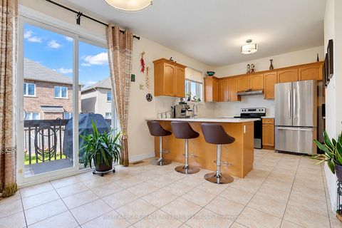 Photo 15 at 14 Shiner Drive, Oak Ridges, Richmond Hill