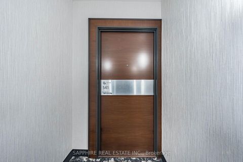 Photo 5 at 541 - 15 Iceboat Terrace, Waterfront Communities C1, Toronto