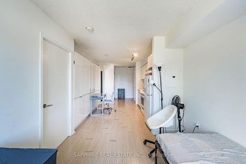 Photo 16 at 541 - 15 Iceboat Terrace, Waterfront Communities C1, Toronto