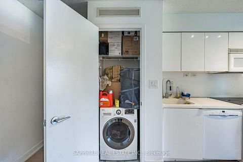 Photo 20 at 541 - 15 Iceboat Terrace, Waterfront Communities C1, Toronto
