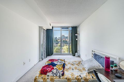 Photo 21 at 541 - 15 Iceboat Terrace, Waterfront Communities C1, Toronto