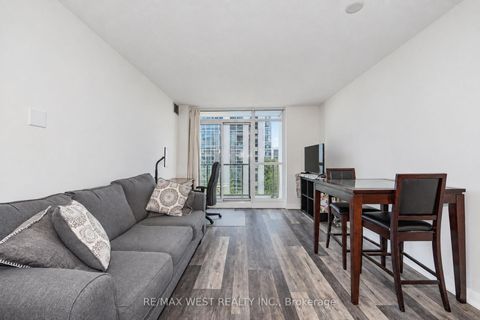 Photo 1 at 522 - 600 Fleet Street, Niagara, Toronto