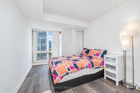 Photo 4 at 522 - 600 Fleet Street, Niagara, Toronto