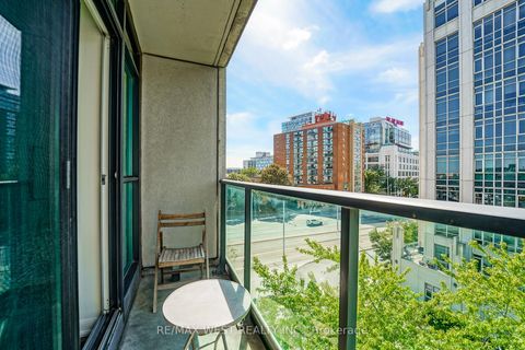 Photo 5 at 522 - 600 Fleet Street, Niagara, Toronto
