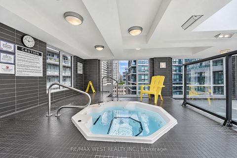 Photo 8 at 522 - 600 Fleet Street, Niagara, Toronto
