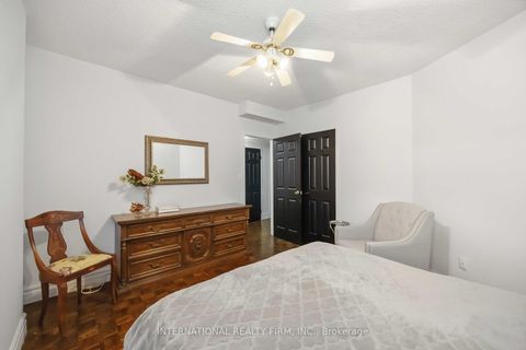 Photo 11 at 101 - 151 La Rose Avenue E, Humber Heights, Toronto