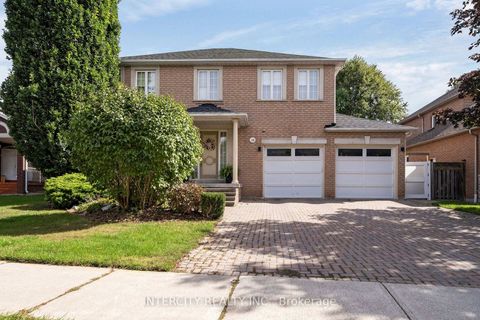 Photo 1 at 59 Kimber Crescent, East Woodbridge, Vaughan