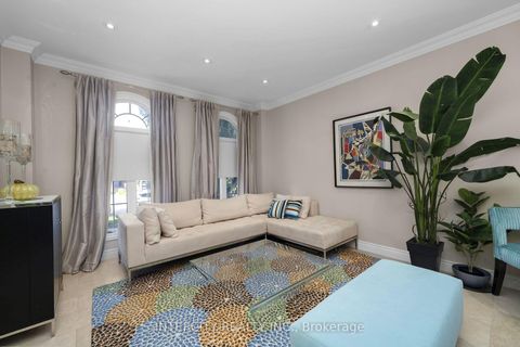 Photo 4 at 59 Kimber Crescent, East Woodbridge, Vaughan