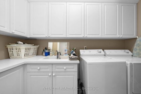 Photo 19 at 59 Kimber Crescent, East Woodbridge, Vaughan