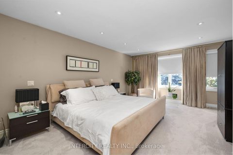 Photo 22 at 59 Kimber Crescent, East Woodbridge, Vaughan