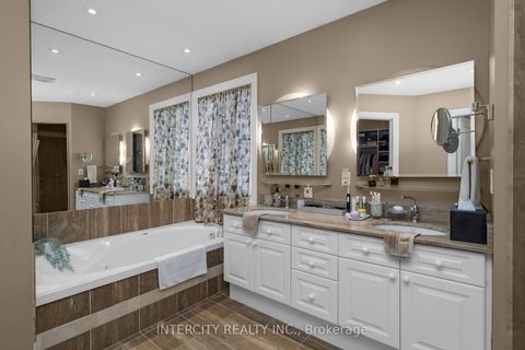 Photo 24 at 59 Kimber Crescent, East Woodbridge, Vaughan