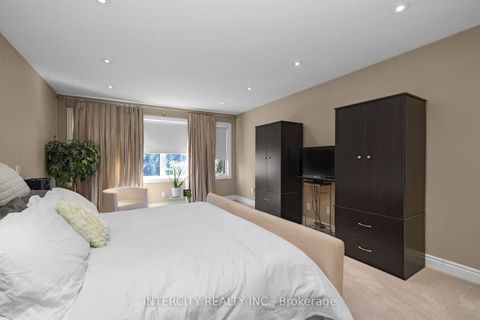 Photo 26 at 59 Kimber Crescent, East Woodbridge, Vaughan