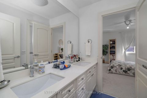 Photo 31 at 59 Kimber Crescent, East Woodbridge, Vaughan