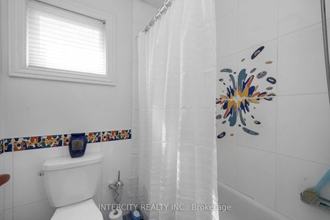 Photo 32 at 59 Kimber Crescent, East Woodbridge, Vaughan