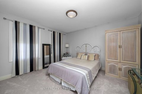 Photo 33 at 59 Kimber Crescent, East Woodbridge, Vaughan