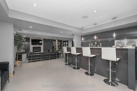Photo 40 at 59 Kimber Crescent, East Woodbridge, Vaughan