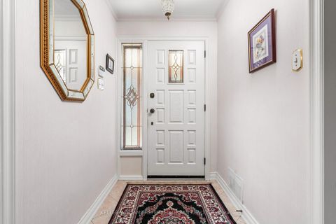Photo 6 at 40 Datchet Road, CFB, Toronto