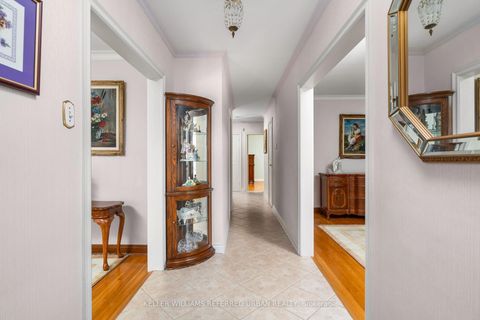 Photo 7 at 40 Datchet Road, CFB, Toronto