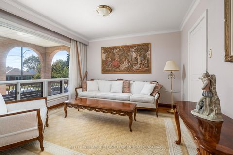 Photo 11 at 40 Datchet Road, CFB, Toronto