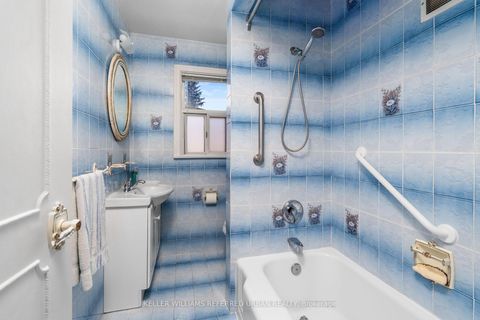 Photo 15 at 40 Datchet Road, CFB, Toronto