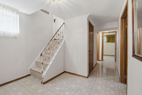 Photo 24 at 40 Datchet Road, CFB, Toronto