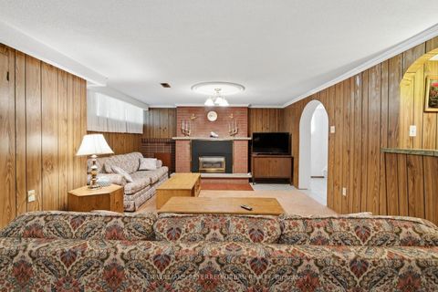 Photo 26 at 40 Datchet Road, CFB, Toronto