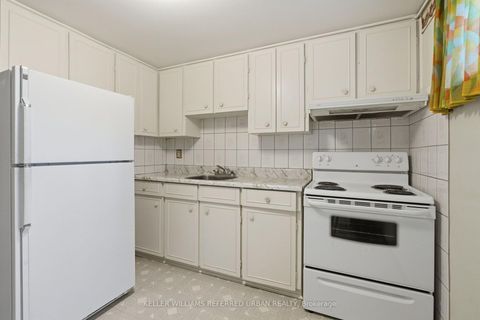 Photo 31 at 40 Datchet Road, CFB, Toronto
